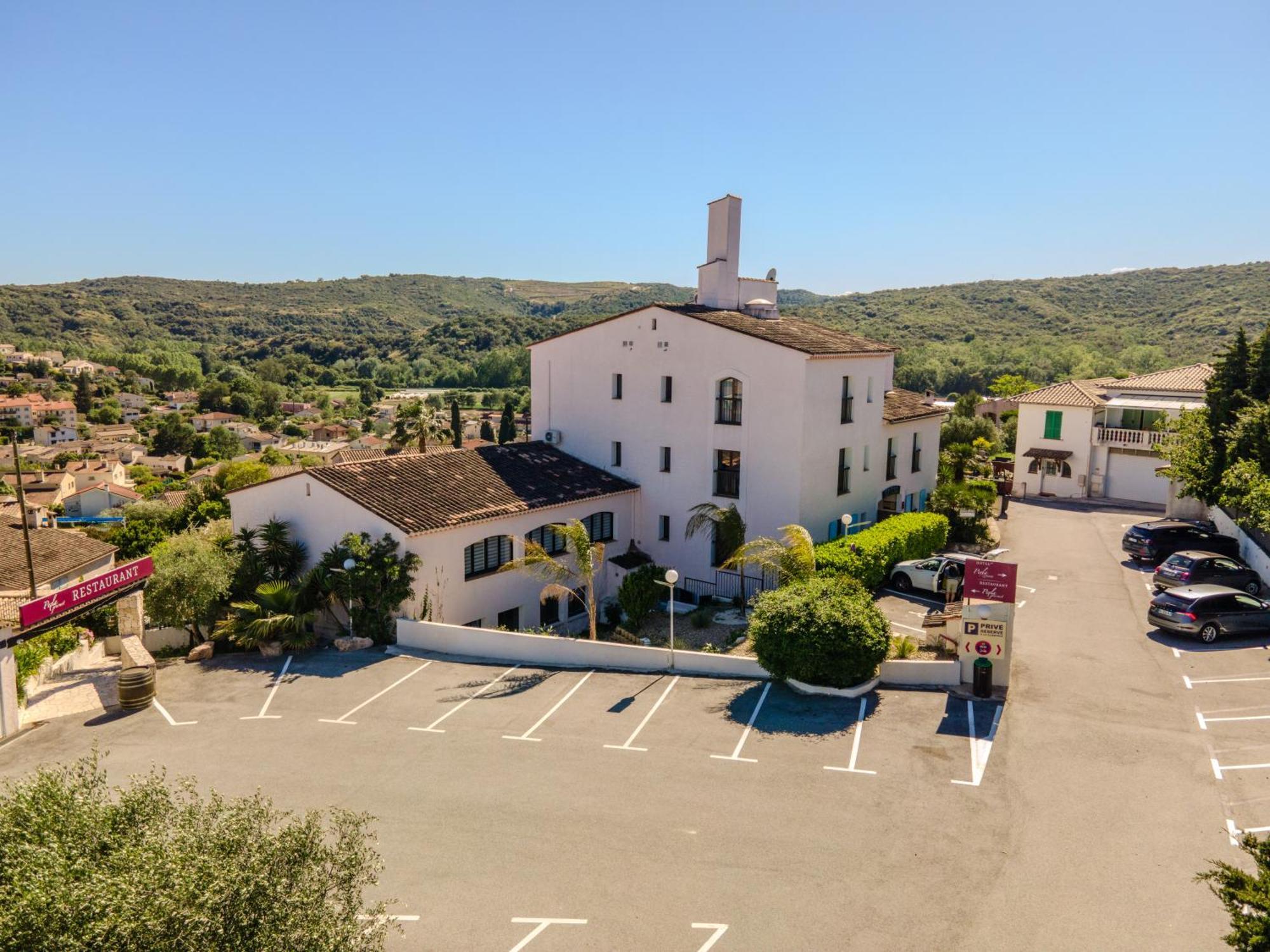 Hotel&Restaurant Perla Riviera Villeneuve-Loubet Buitenkant foto