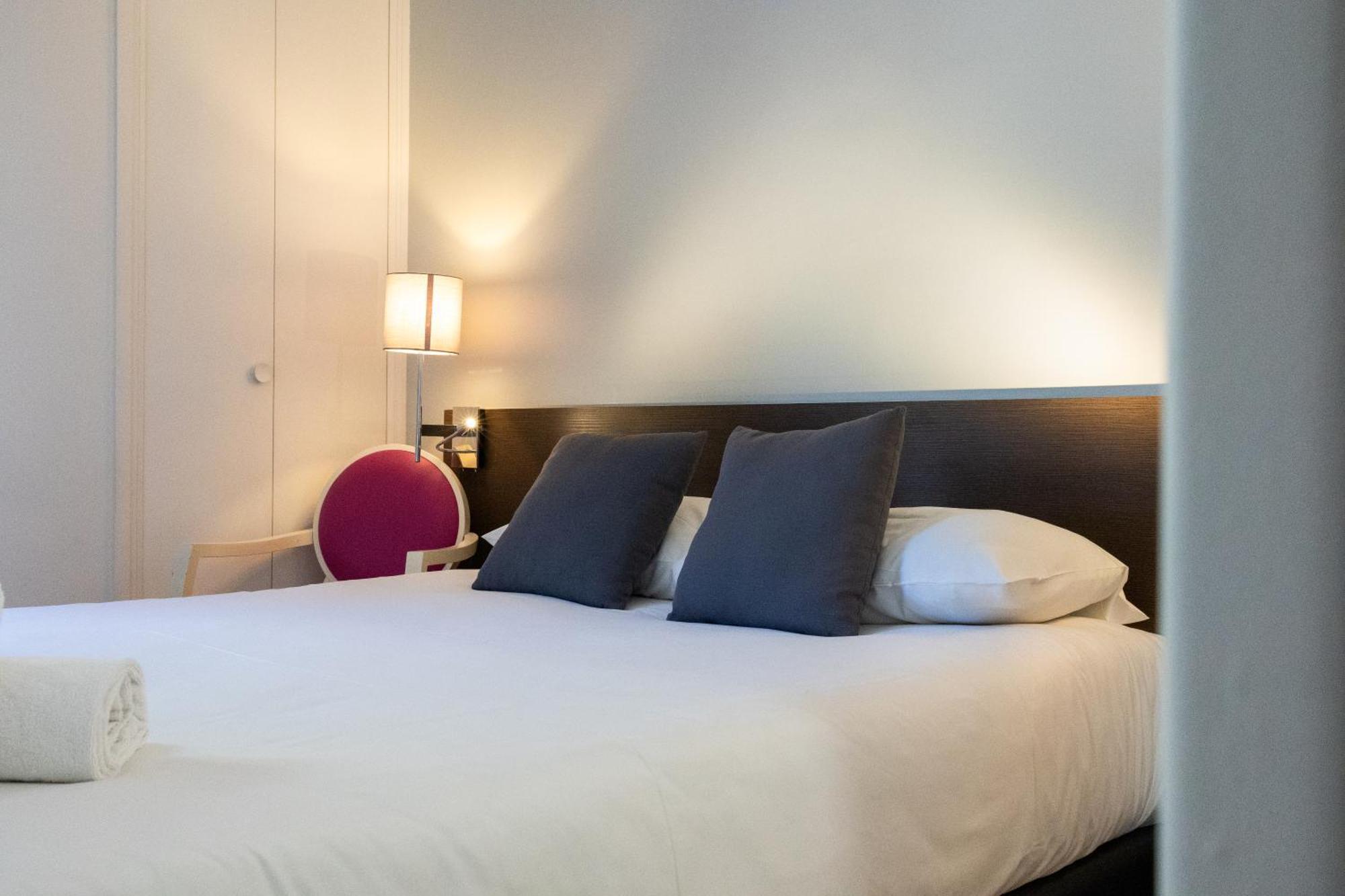 Hotel&Restaurant Perla Riviera Villeneuve-Loubet Buitenkant foto