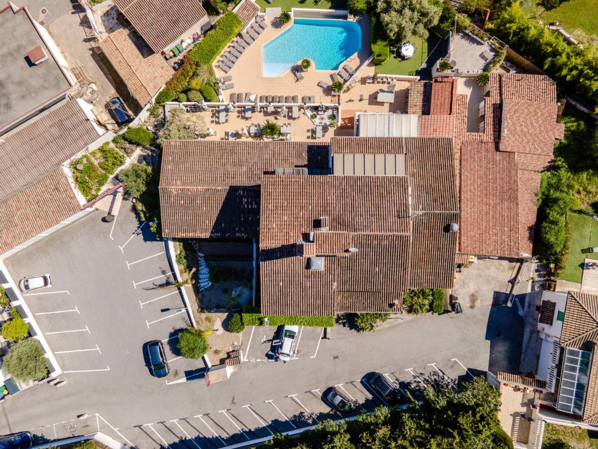 Hotel&Restaurant Perla Riviera Villeneuve-Loubet Buitenkant foto